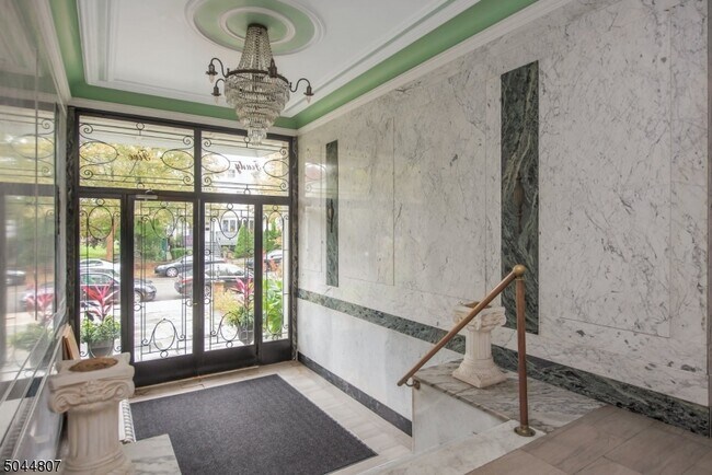 Foto del edificio - 45 S Fullerton Ave