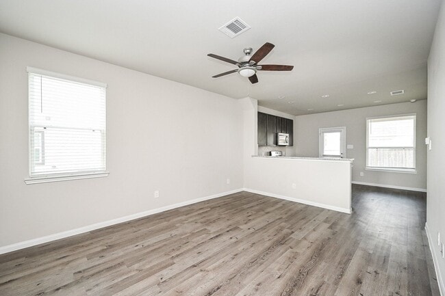 Building Photo - 2710 Hoffman Ln