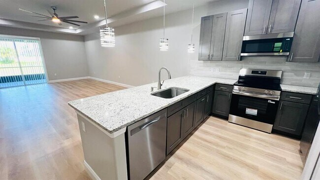 Foto del edificio - 160 Coral Reef Ct N