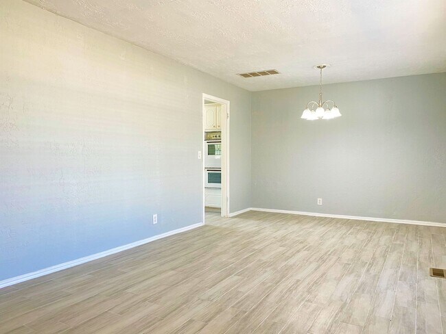 Foto del edificio - !!! Move-in special - 1 Full month off the...