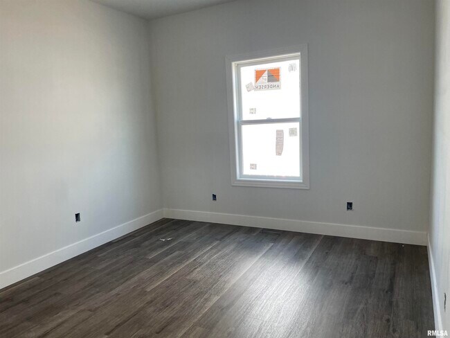 Building Photo - 1607 Blenheim Dr