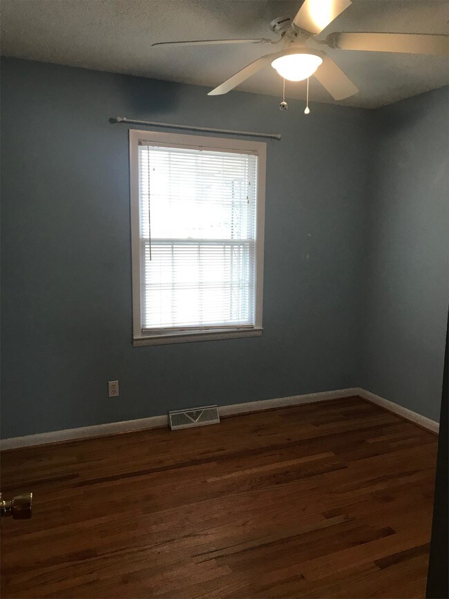 Photo - 711 N 13th St
