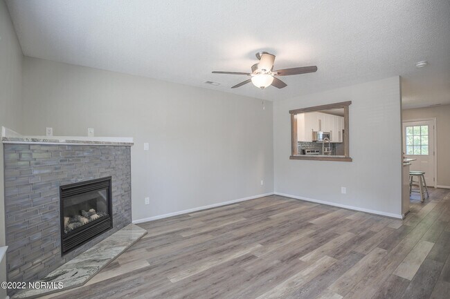 Building Photo - 103 Meadowbrook Ln