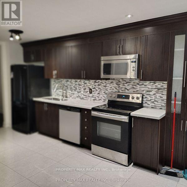 Building Photo - 246 Simmons Blvd