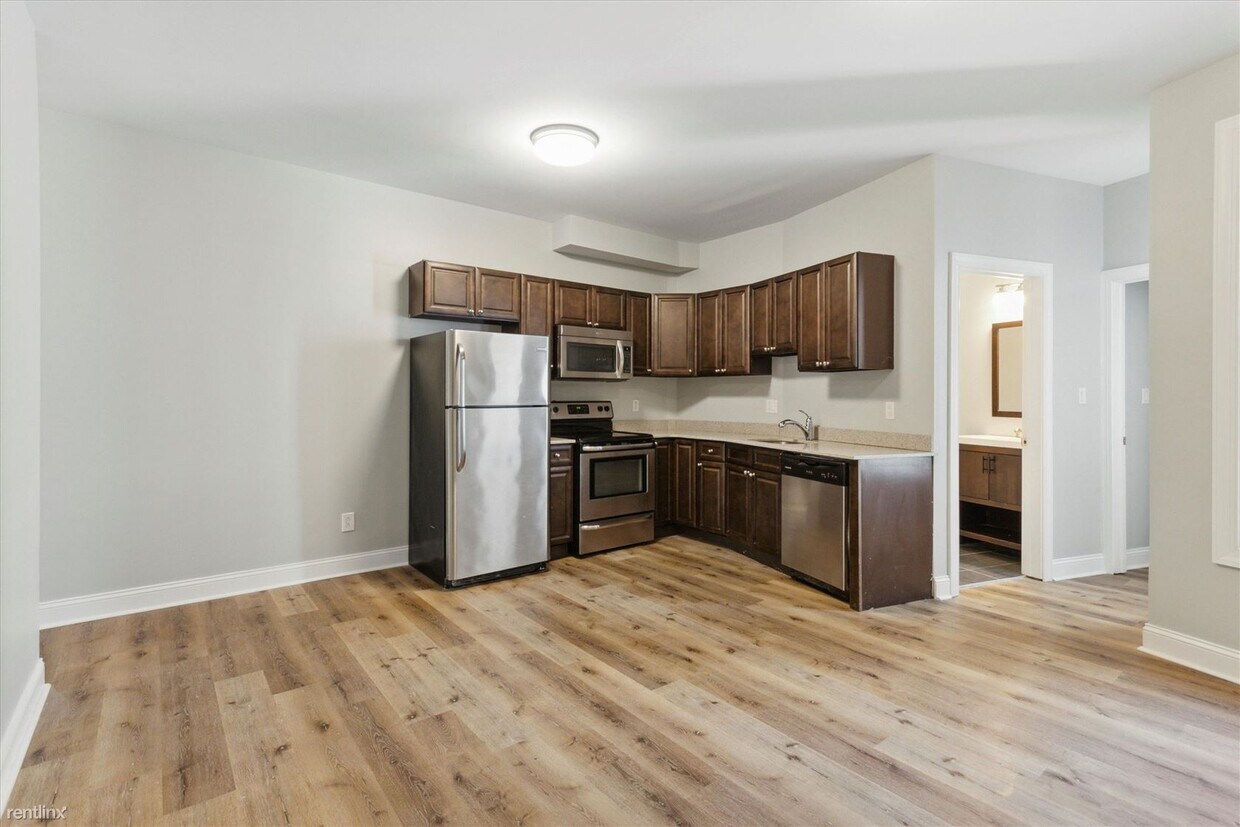 3 br, 2 bath Triplex 2478 Frankford AVE Condo for Rent in