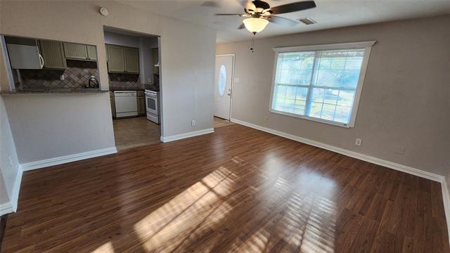 Foto del edificio - 808 Howell Dr