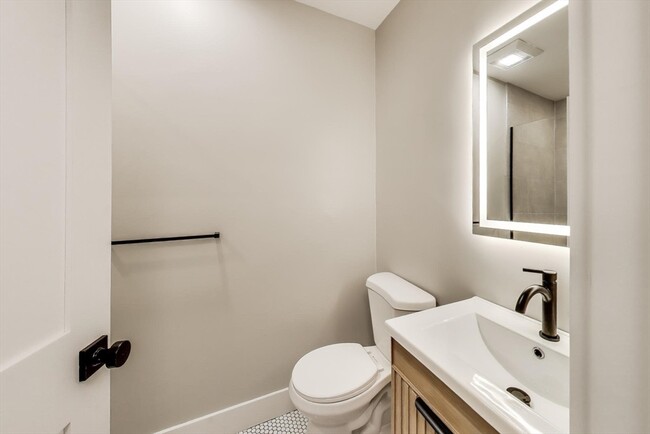 Building Photo - 35 Delle Ave