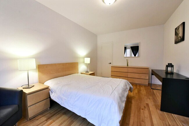 Photo du bâtiment - 4515 Dupuis Ave