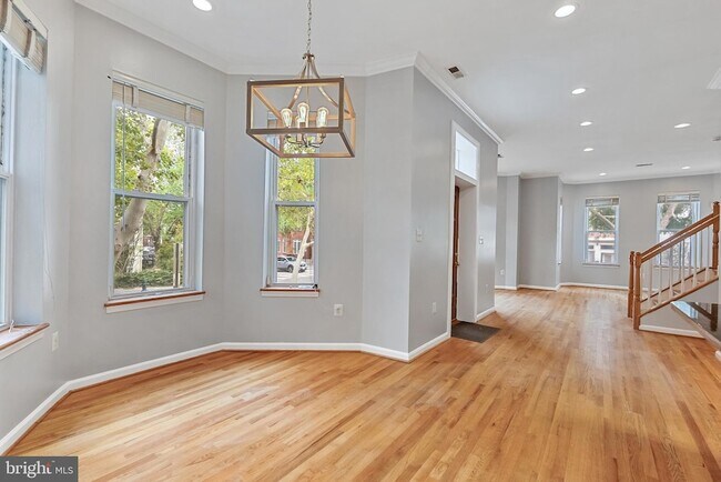 Foto del edificio - 600 Q St NW