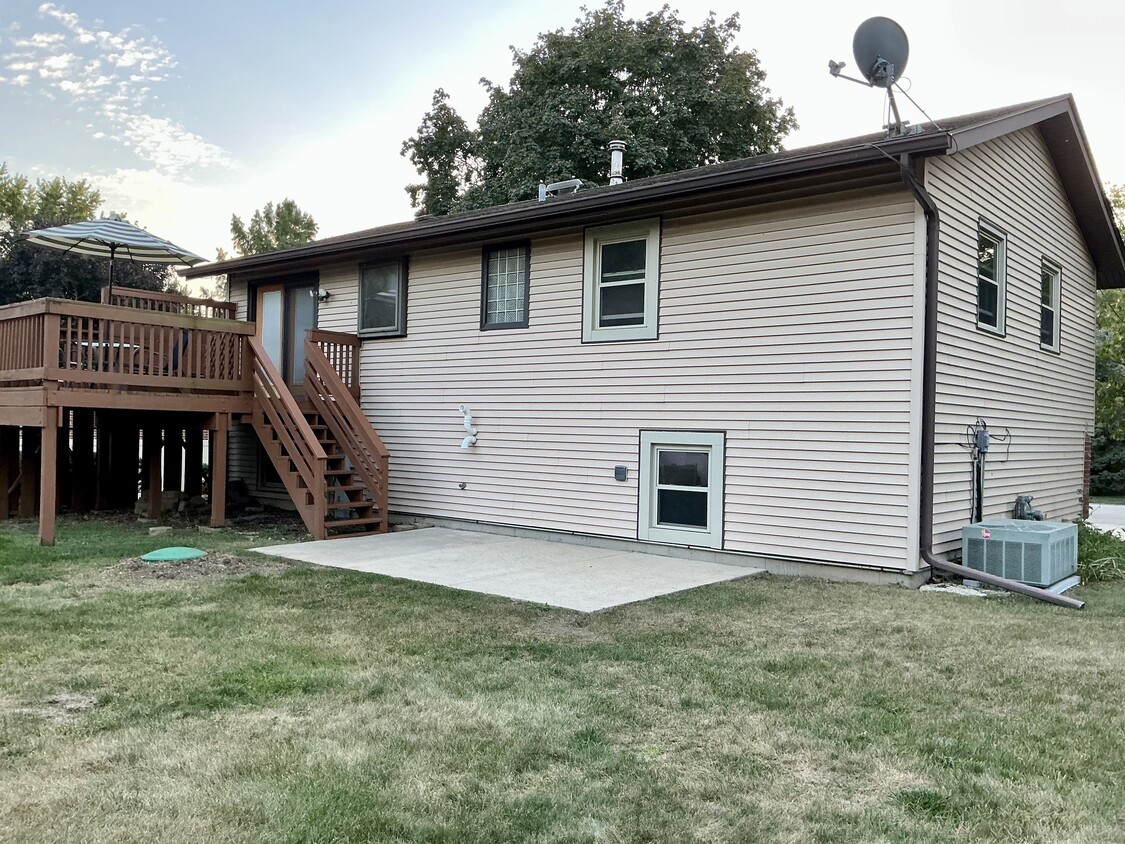 Rear of home - 16101 S Legion Ct