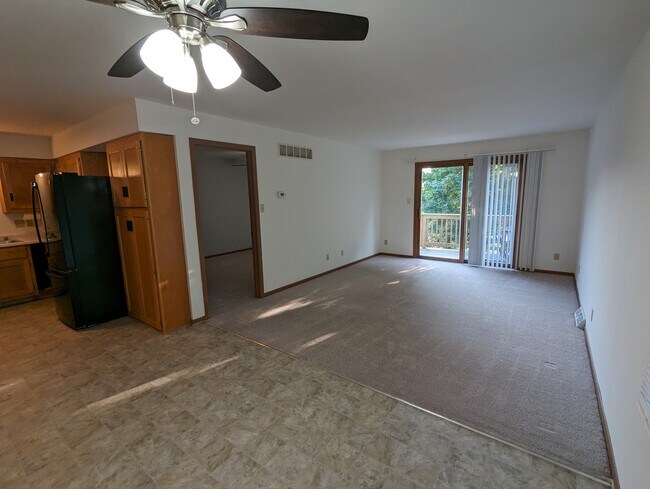 Foto del edificio - 3349 S 113th St