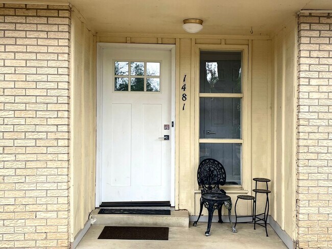 Building Photo - Charming 1 Level House 3 Bed, 2 Bath with ...