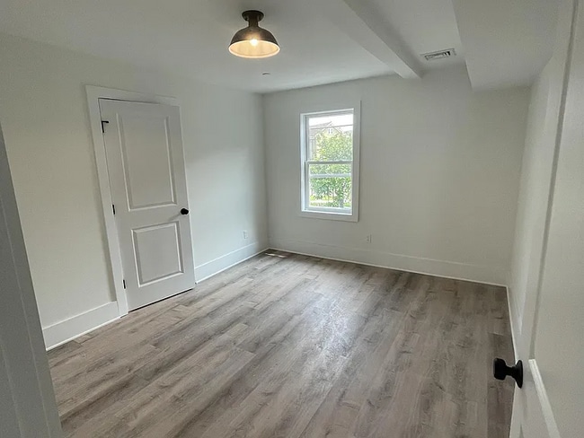 Building Photo - 14 Vinton St