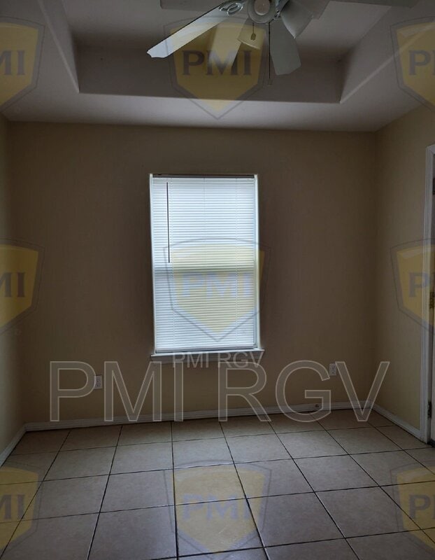 Building Photo - 1404 Quitaca Dr