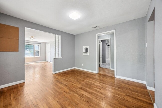 Building Photo - 1102 Cherico St