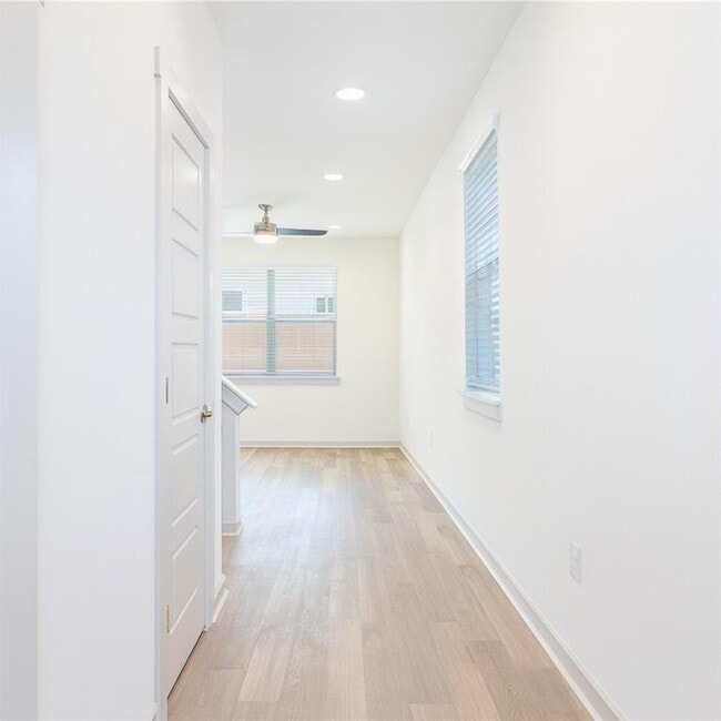 Foto del edificio - 1836 Bonham Ln