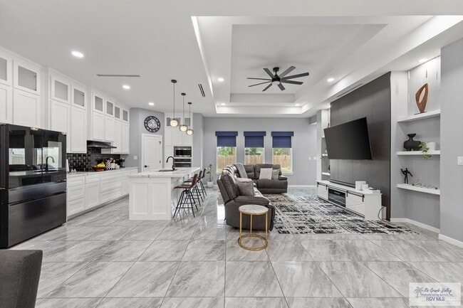 Foto del edificio - 26 N Queen Palm