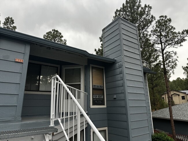 Building Photo - 2700 S White Mountain Rd