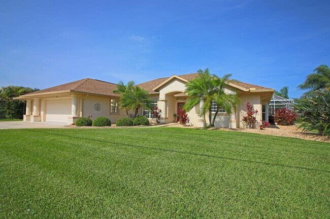 Building Photo - 811 Rotonda Cir