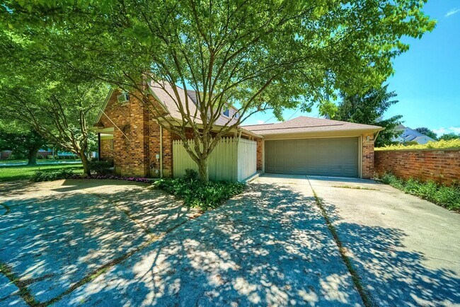 Building Photo - 20691 Wedgewood Dr