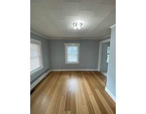 Building Photo - 110 Lakeview Ave