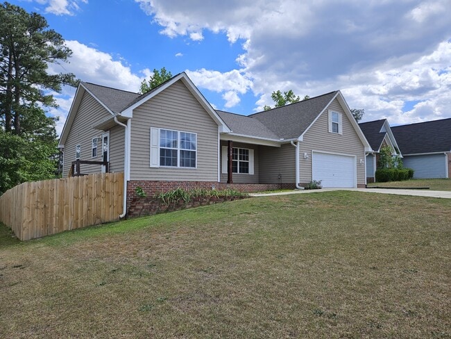 Building Photo - 908 Broadmore Dr