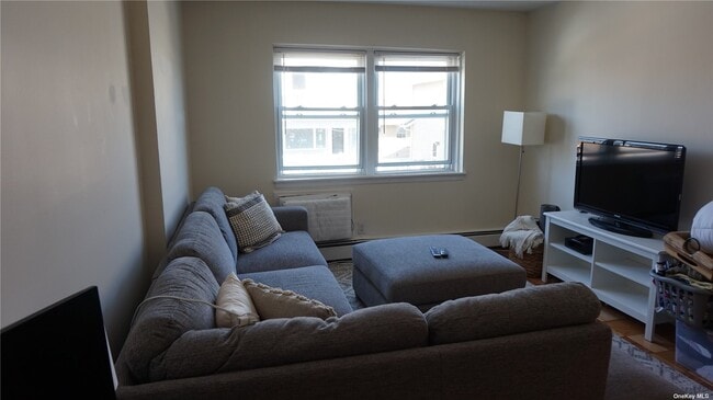 Building Photo - 985 Oceanfront