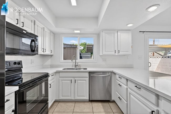Building Photo - 8548 E McDonald Dr