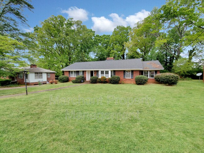 Building Photo - 112 Birchwood Dr
