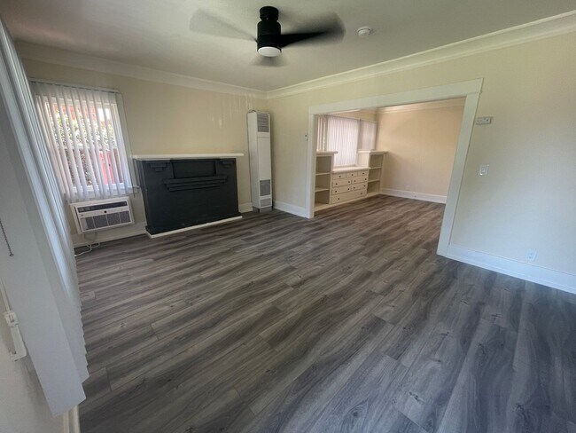 Foto del edificio - 204-206 N. Cedar St.