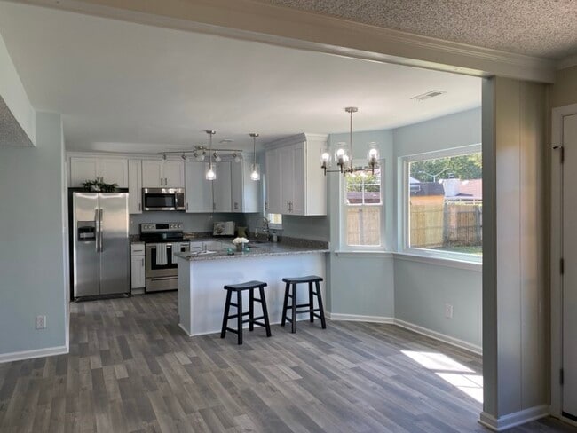 Foto del edificio - 1329 Pierside Ct