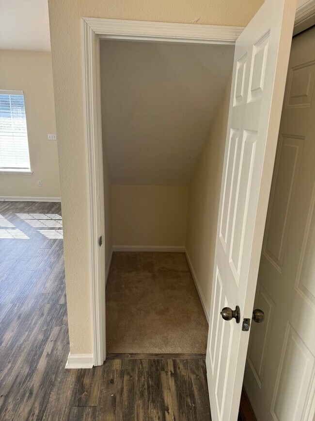 Foto del edificio - Spacious 3BR/3BA Home on Nena Hills – Private Driveway, Garage & Patio – $1,600/Month