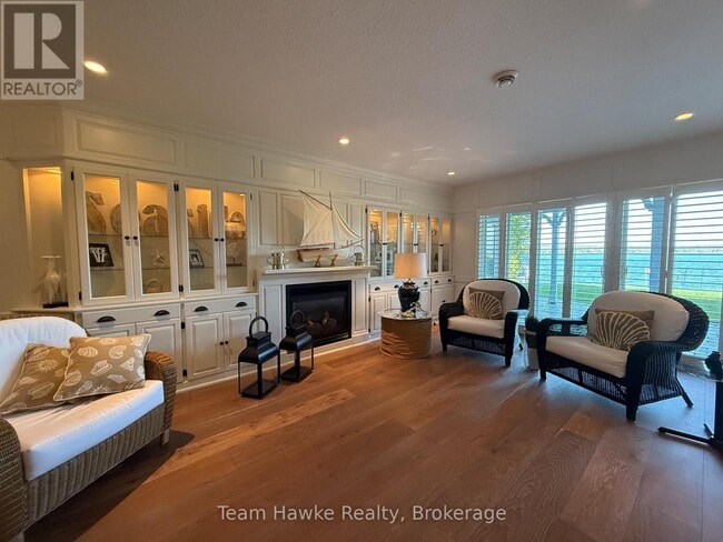 Building Photo - 192 Gilwood Park Dr