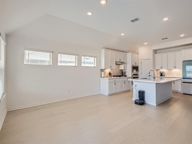 Foto del edificio - 140 Periwinkle Ln