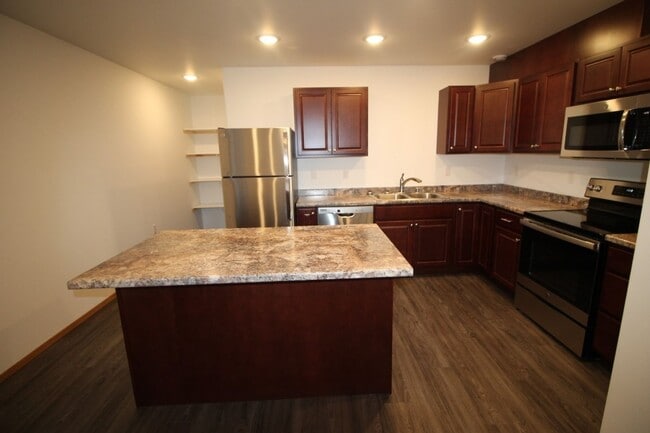 Building Photo - 560 S Santa Claus Ln