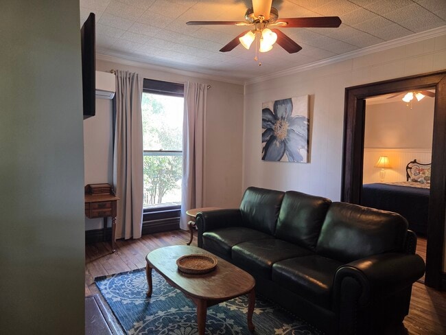 Foto del edificio - 403 W Flower St