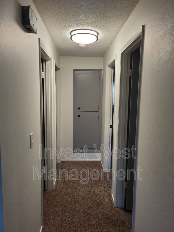 Foto del edificio - 3401 E 21st St
