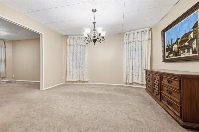 Building Photo - 98 W 47th St