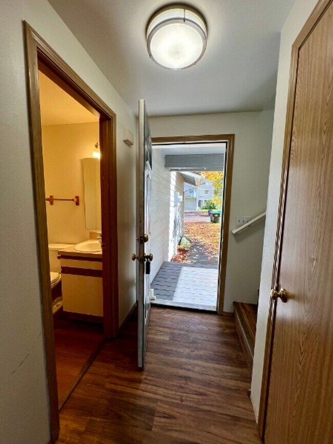 Foto del edificio - PENDING APPLICATION; 3BD Townhome