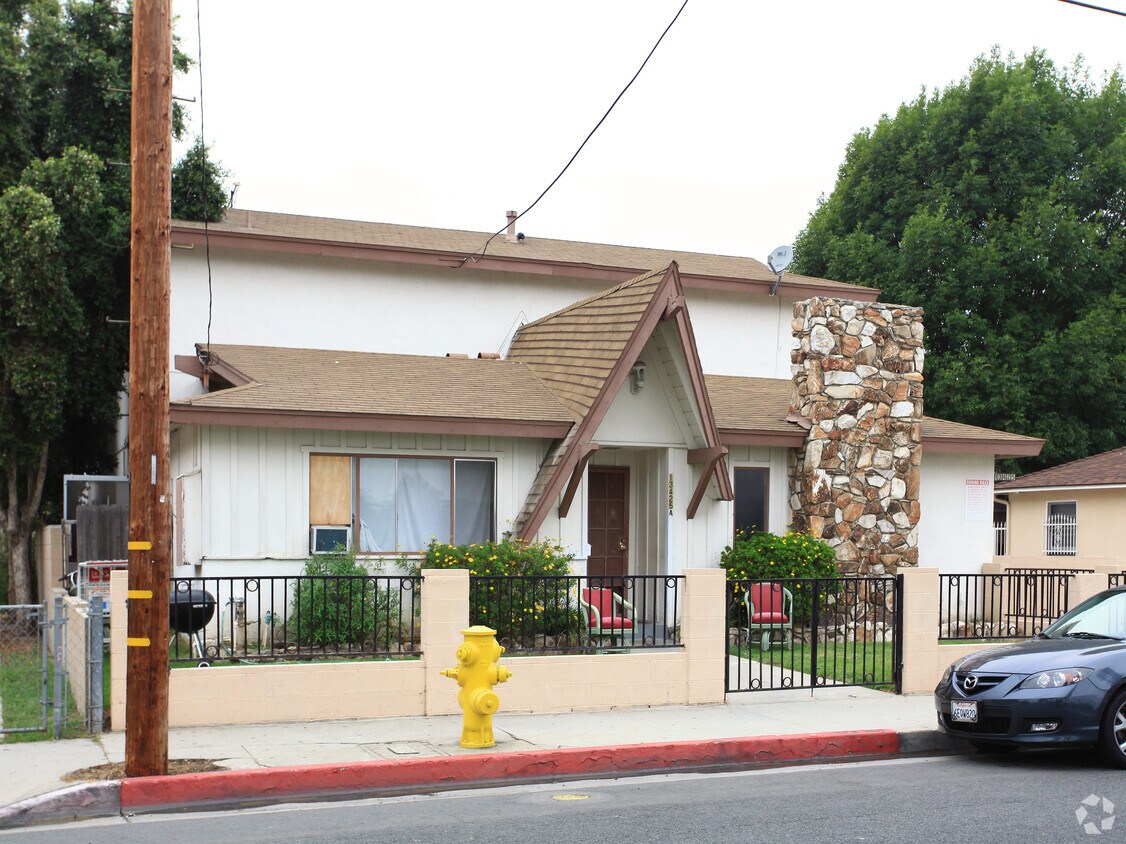 Building Photo - 13425 Kornblum Ave