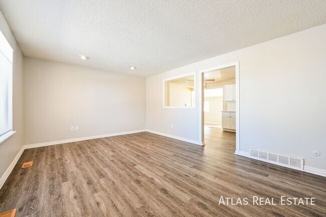 Foto del edificio - 15876 E Cornell Pl