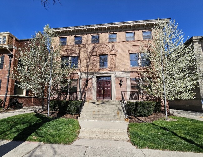 Building Photo - 1437 N Prospect Ave