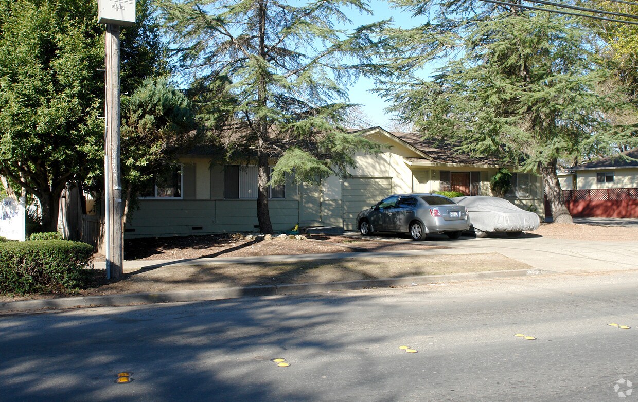 Foto del edificio - 773-791 Dutton Ave