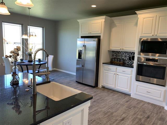 Foto del edificio - 5380 NE Snowy Owl Rd