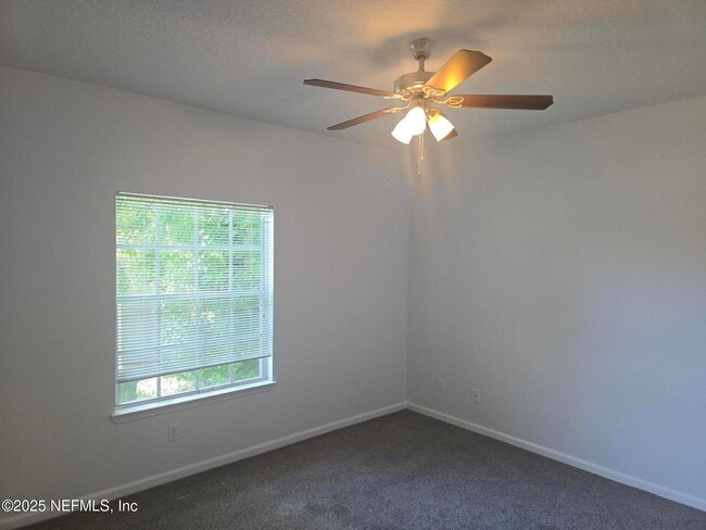 Building Photo - Nice 3/2 Condo