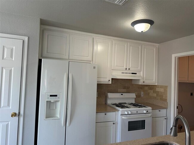 Foto del edificio - 1512 Parkfield Cir