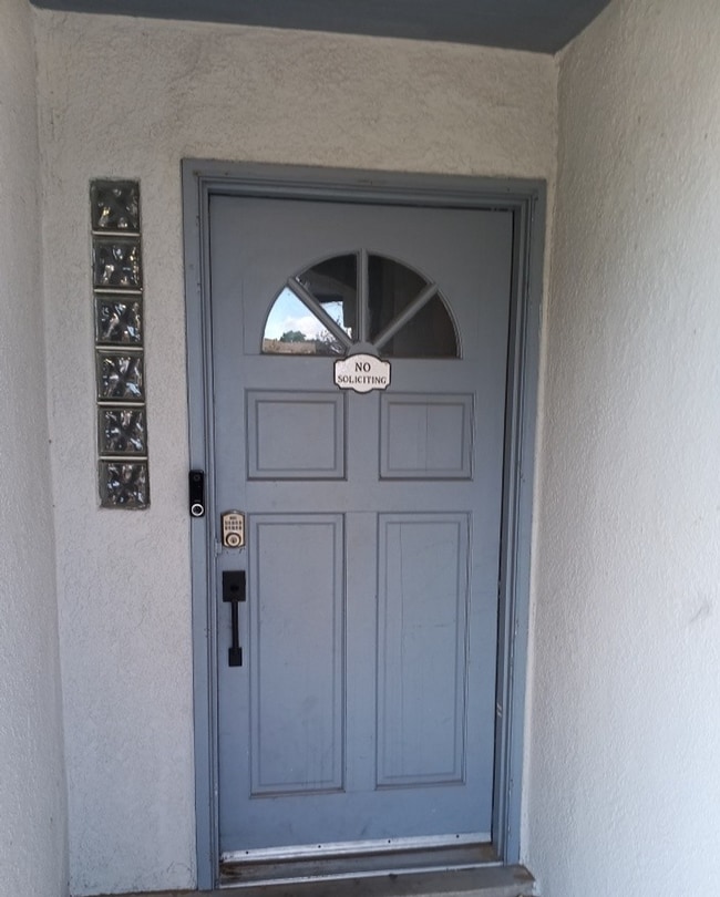 Foto del edificio - Cozy 4 bedroom, 2.5 bathroom home! Showing...