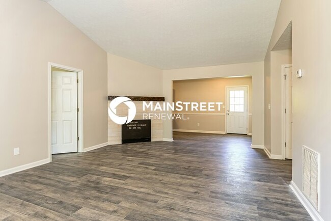 Photo - 3 Bedroom Pet-Friendly Home in Jackson, GA with Main Street Renewal