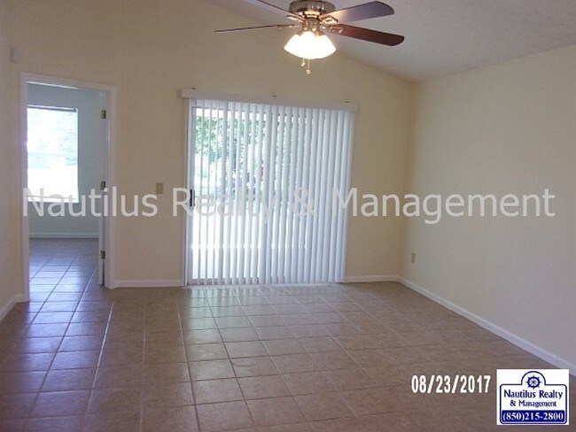 Foto del edificio - 2828 E 17th St