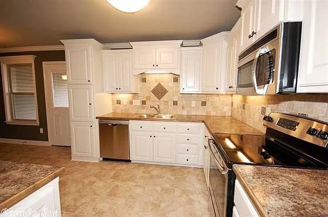Kitchen - 36 Winchester Dr